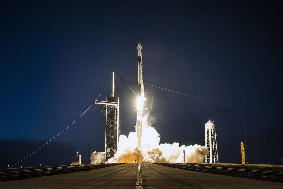Photo of SpaceX Falcon 9 rocket with Dragon launch