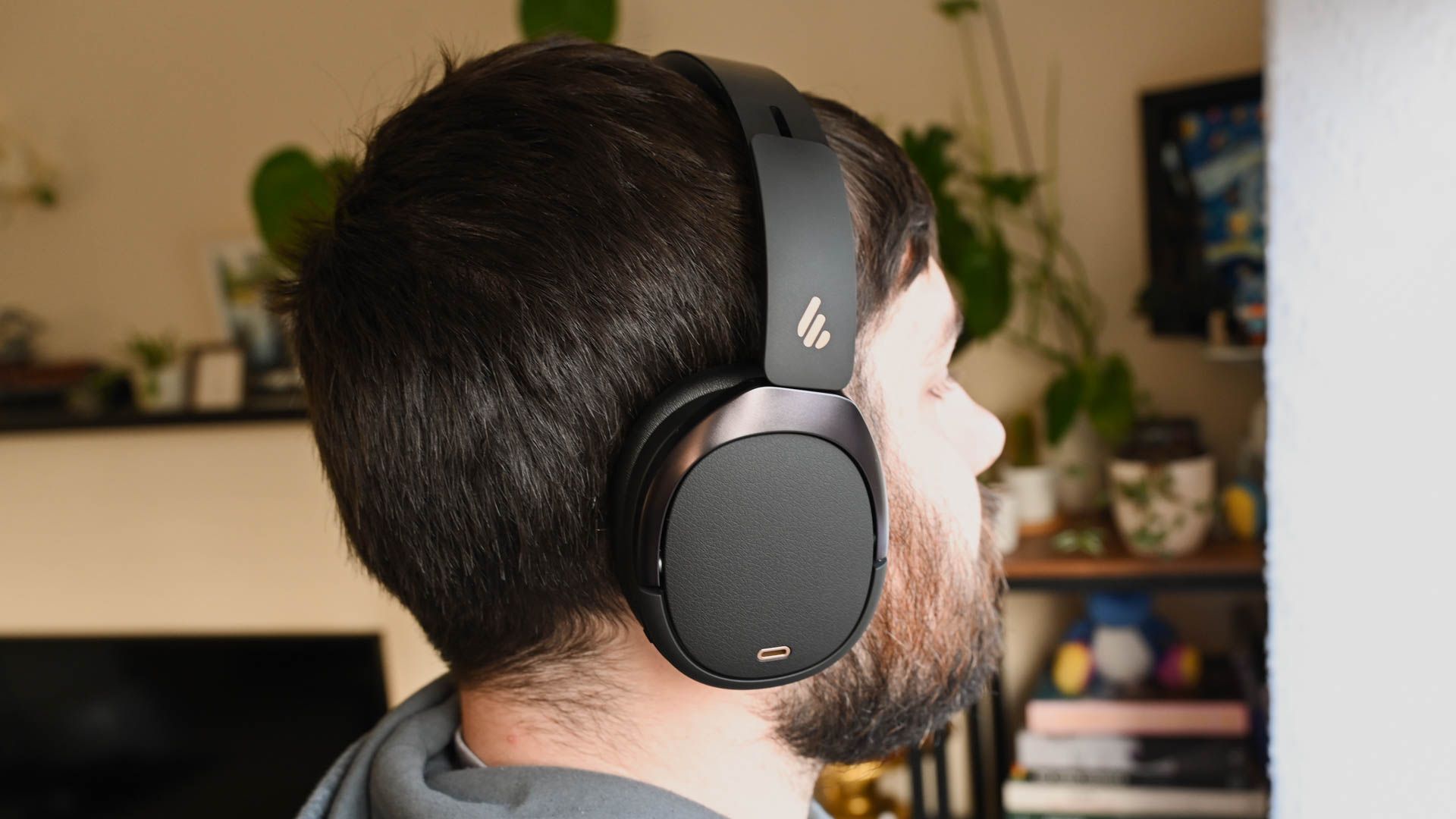 Edifier WH950NB headphones: An affordable alternative to Bose and