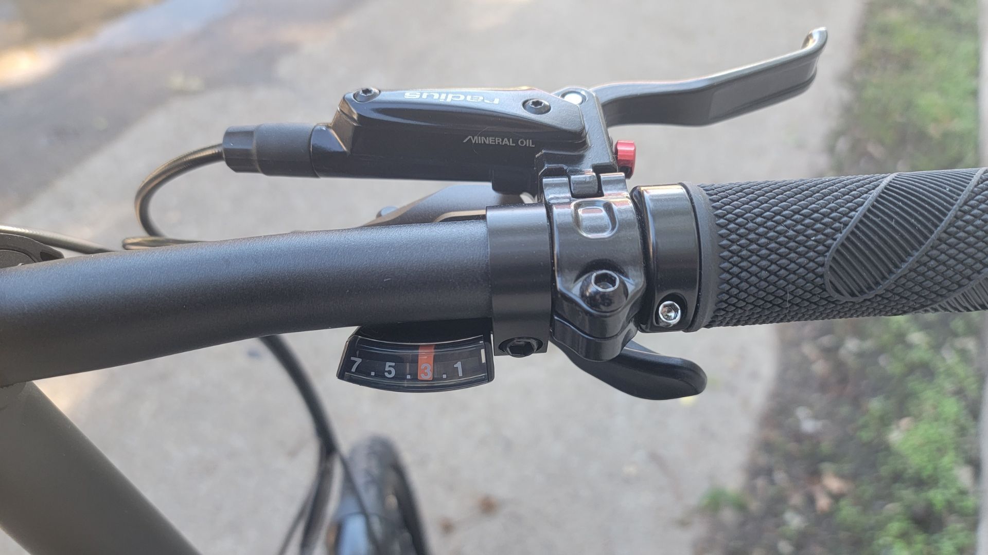fiido x folding e-bike gear controls on right handle bar