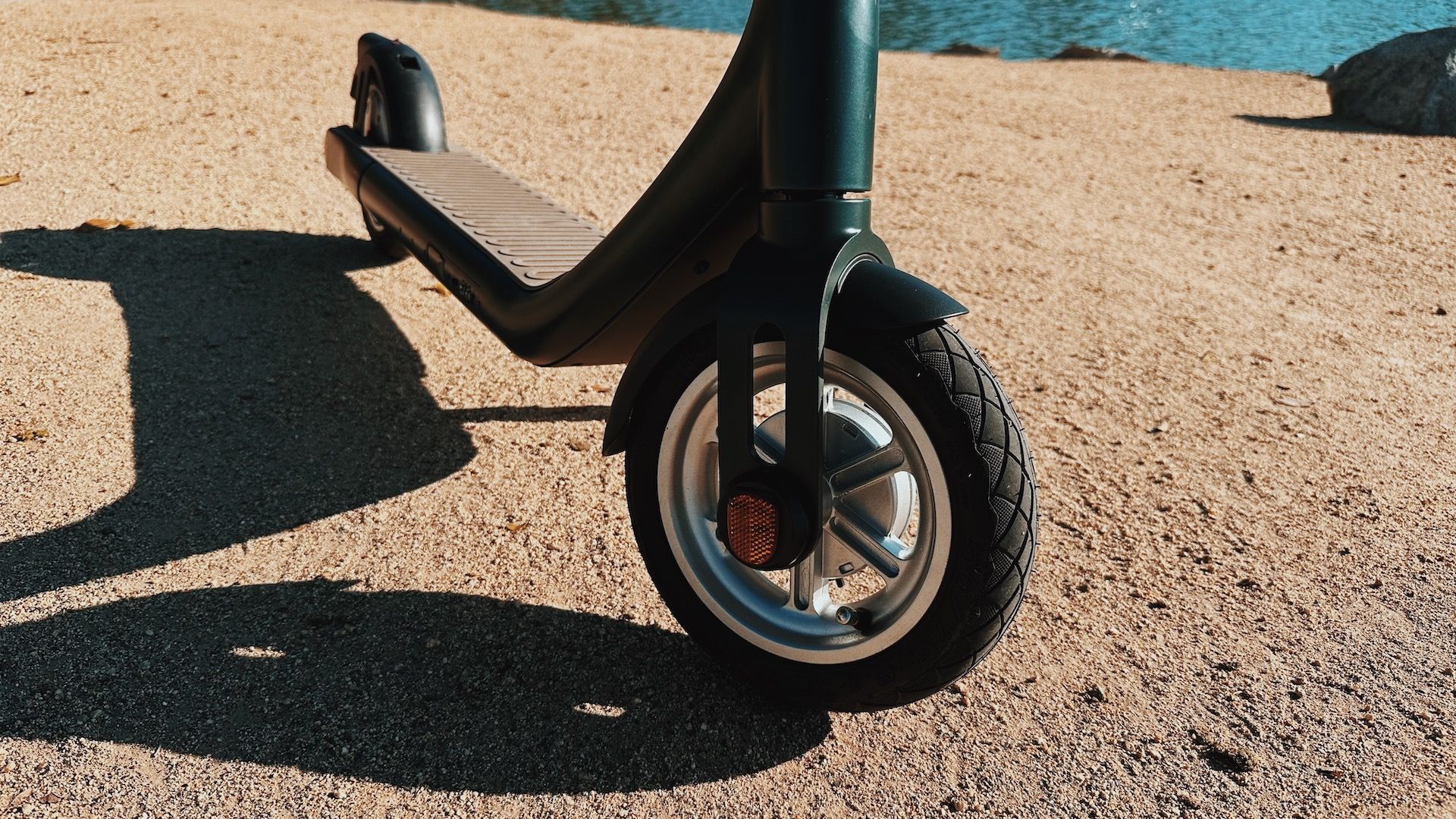 The Atomi Alpha scooter has 9-inch wheels and tubeless tires.
