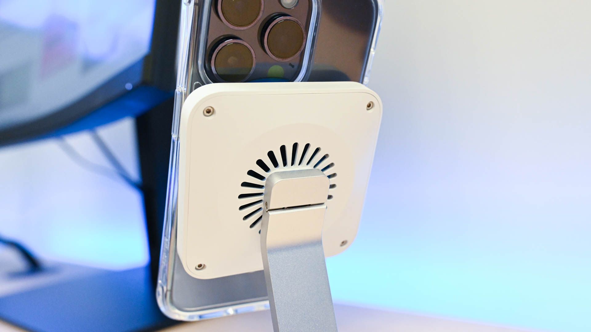 3-in-1 Wireless Charger with CryoBoost™ (HaloLock)