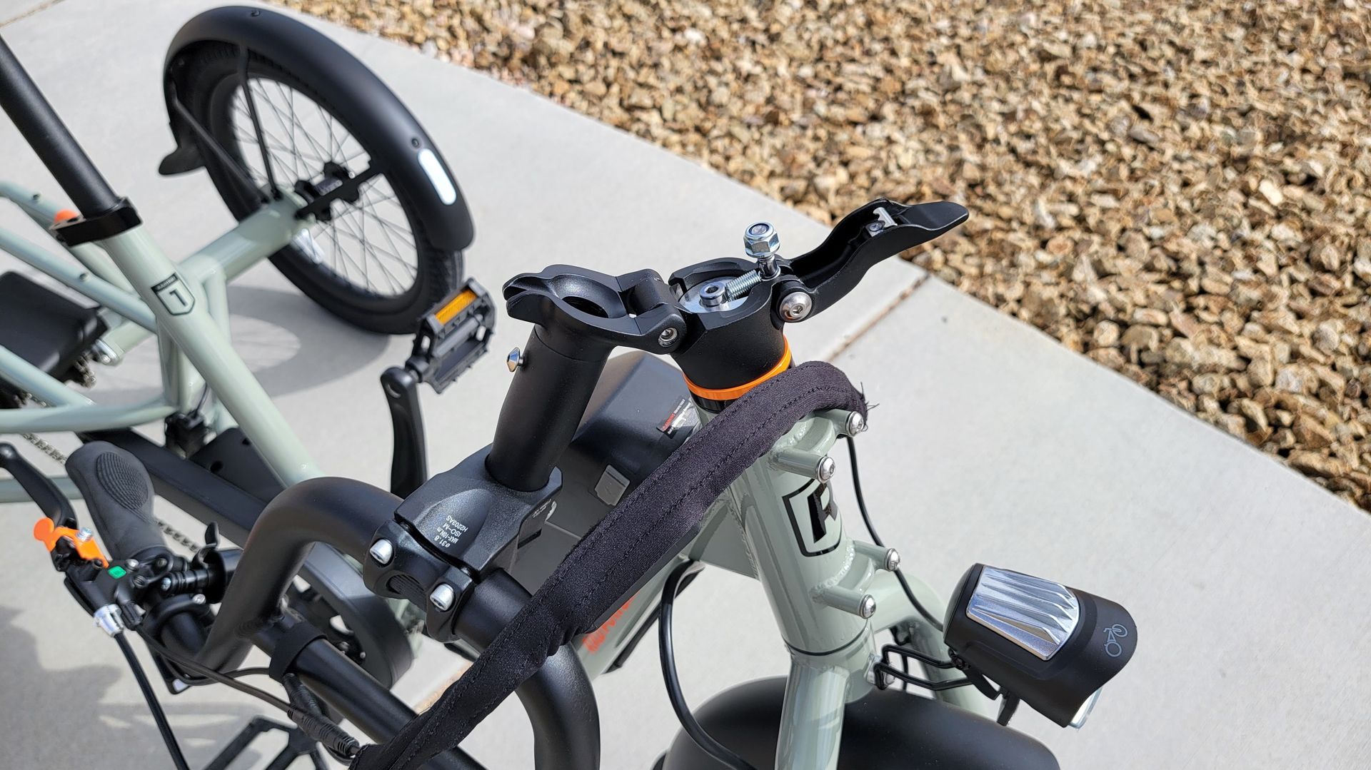 RadTrike handle drop connector