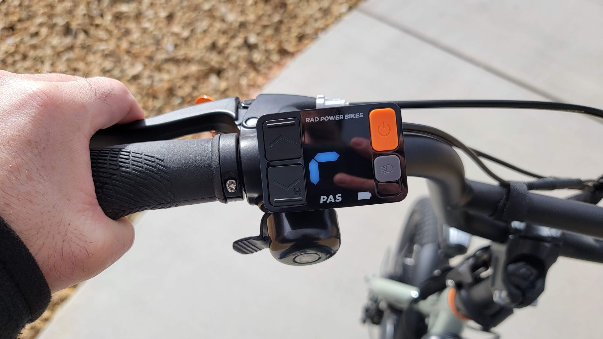 RadTrike display showing reverse mode.