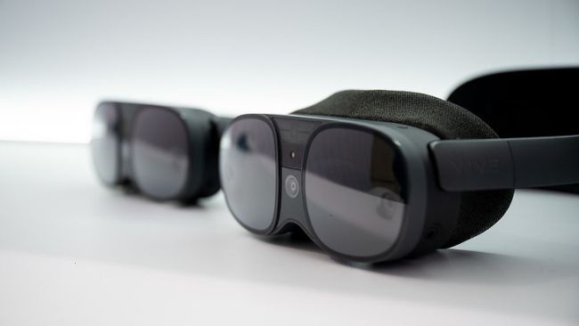 Close-up of the HTC Vive XR Elite&rsquo;s depth and RGB sensors