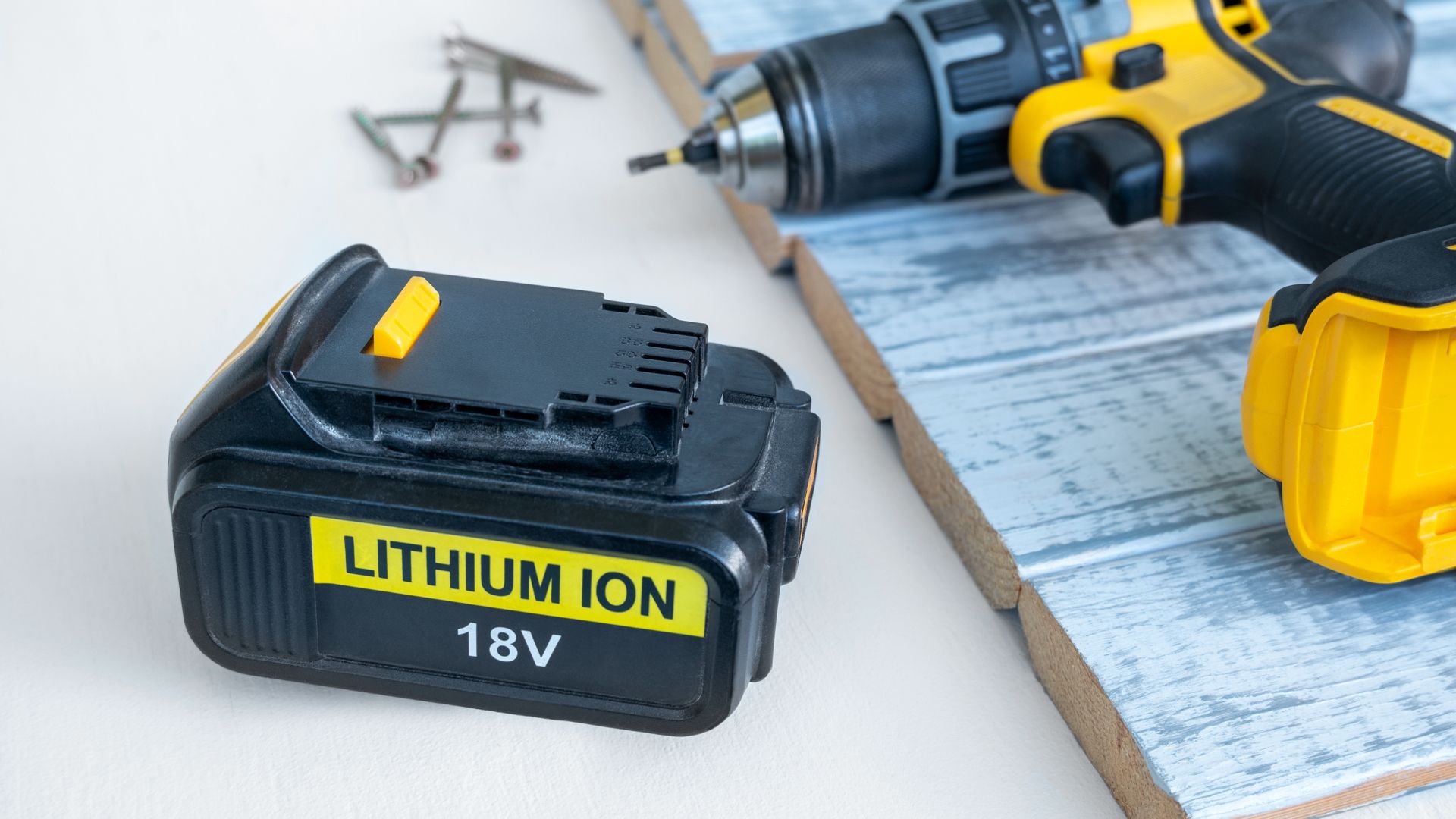 18V Li-ion power tool battery pack.