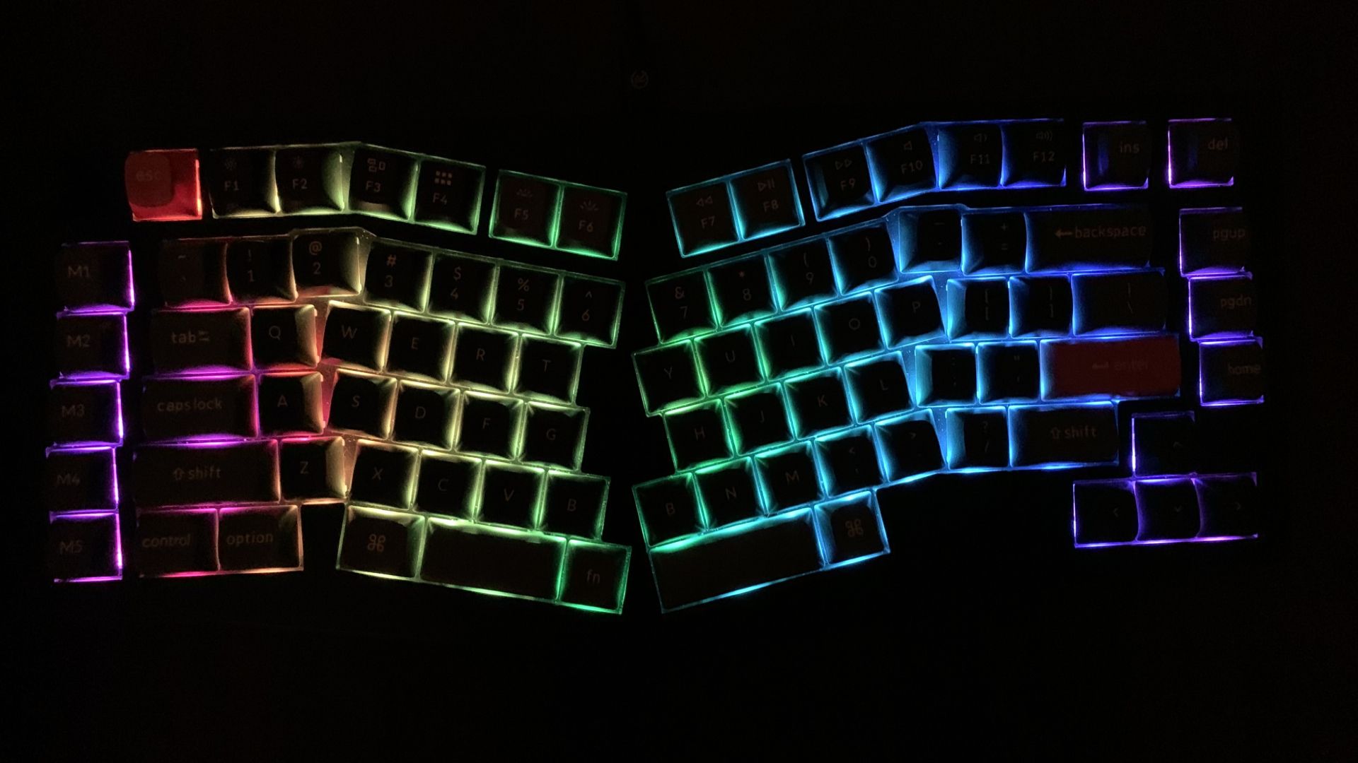 Keychron RGB backlighting in dark room