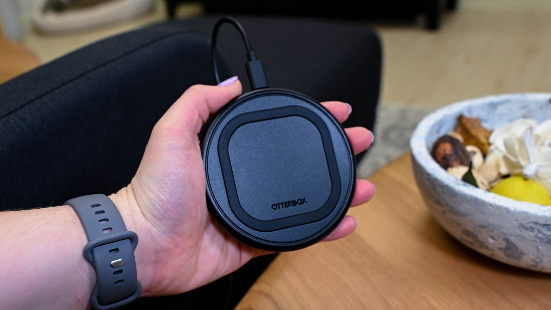 Otterbox 15W Wireless Charging Pad Review Keep Your Wires Handy