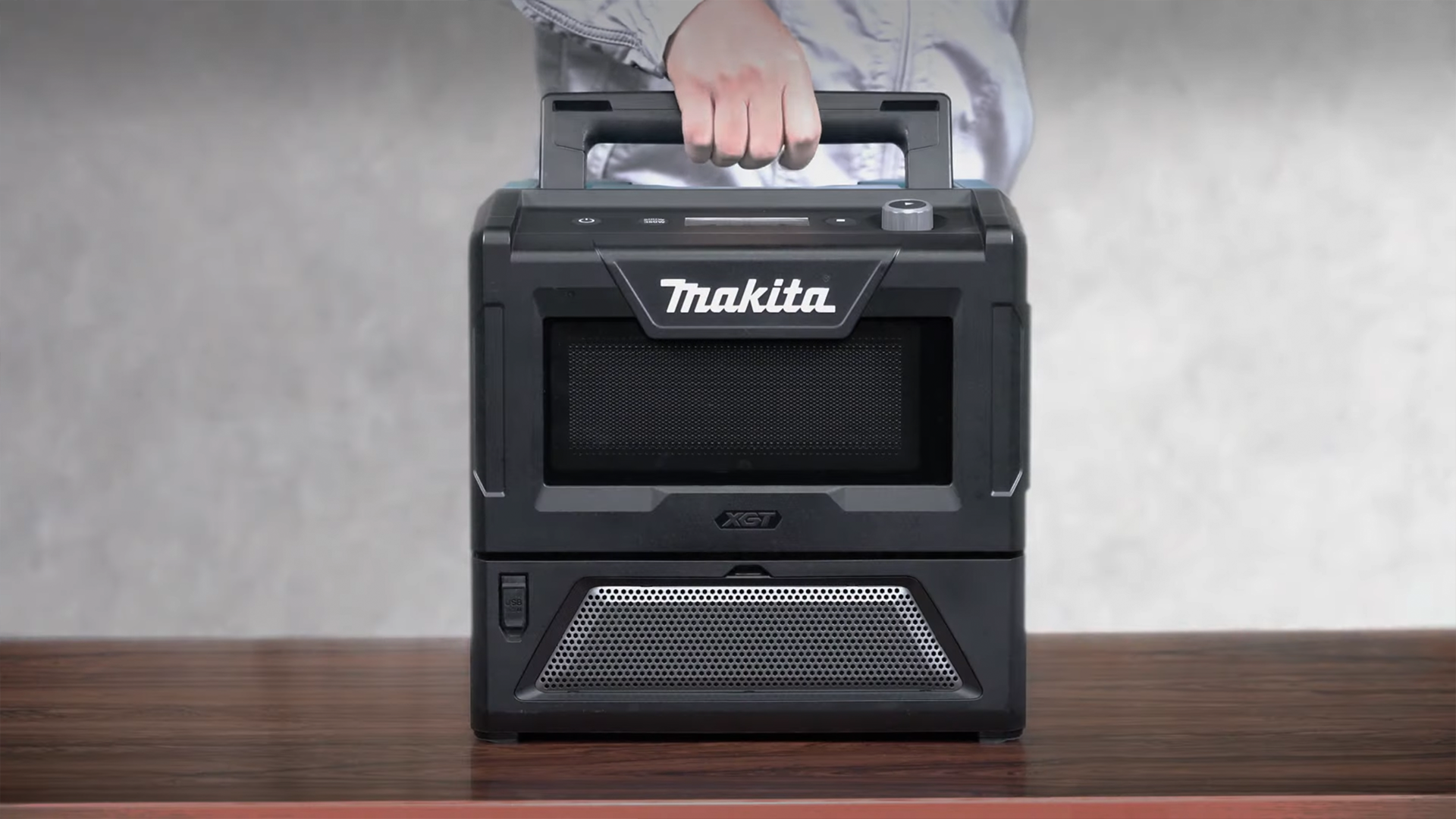 Makita reveals unusual MW001G portable microwave with USB charging -   News