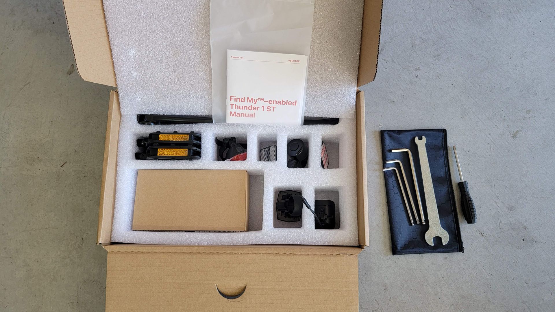Velotric Thunder 1 ST box and tools.