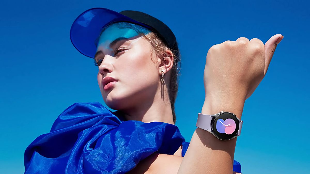 Girl wearing a Samsung Galaxy Watch 5