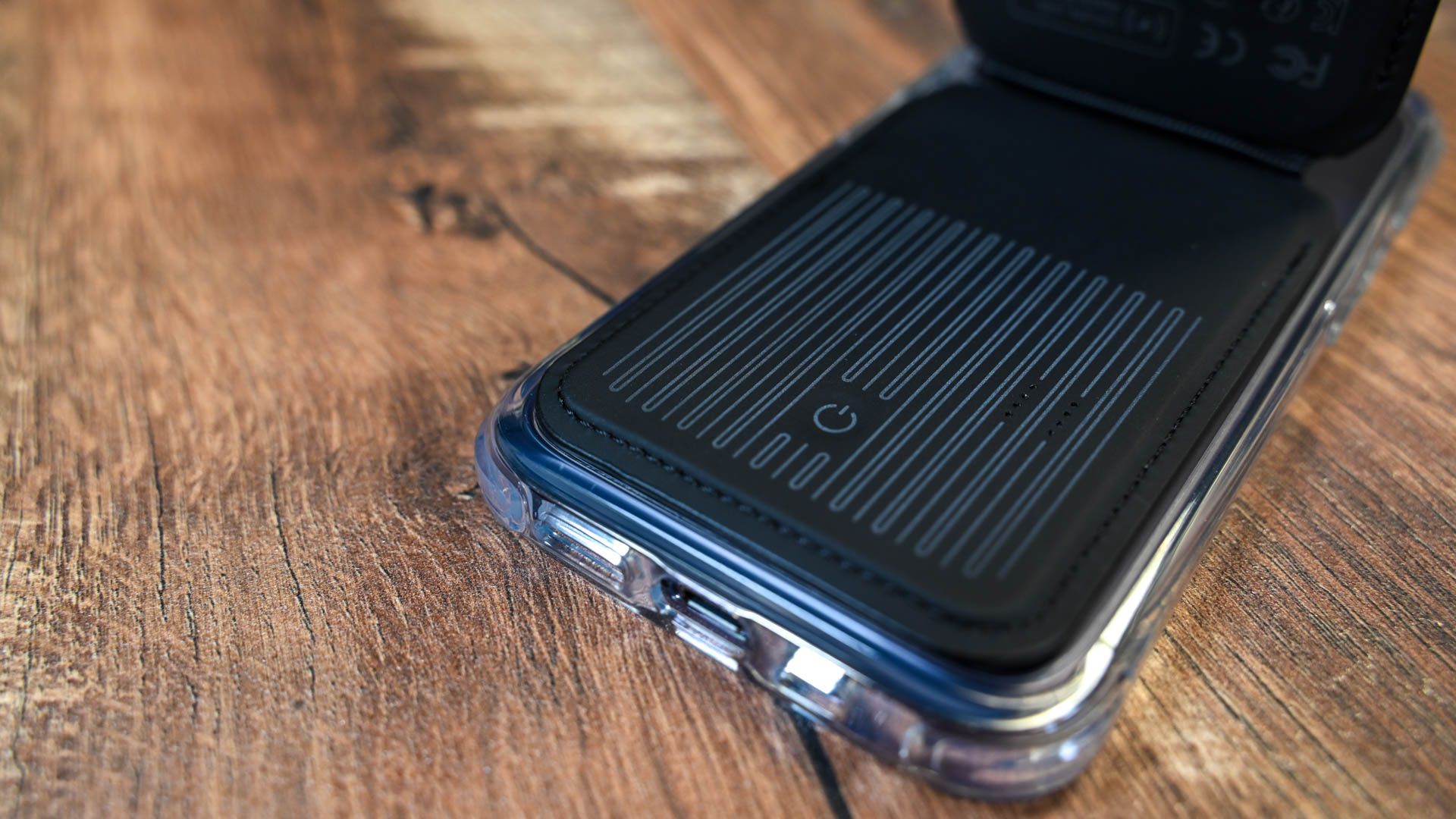 ESR Debuts MagSafe-Compatible HaloLock Geo Wallet Stand With Find