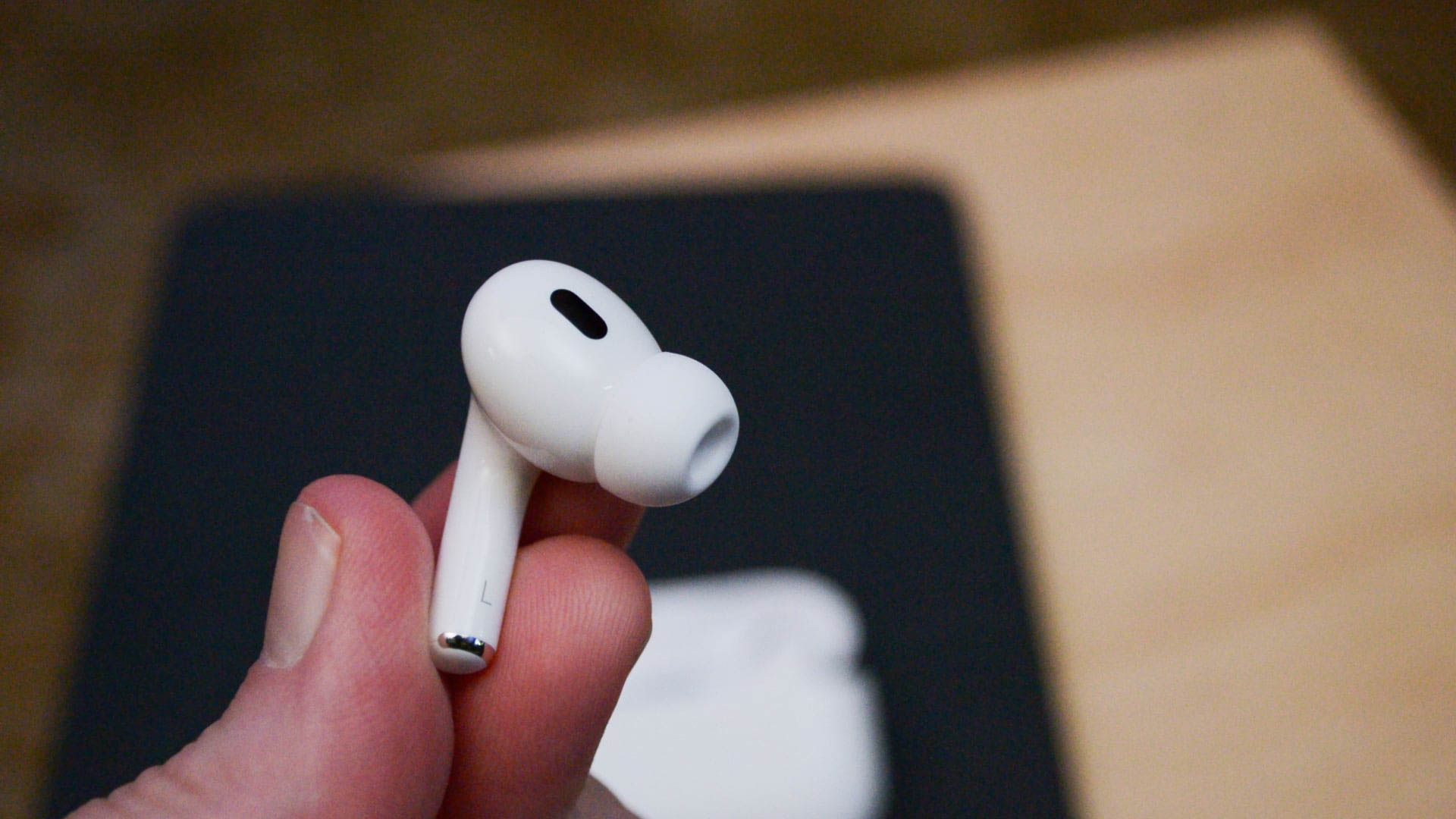 Single 2nd-generation Apple AirPod Pro