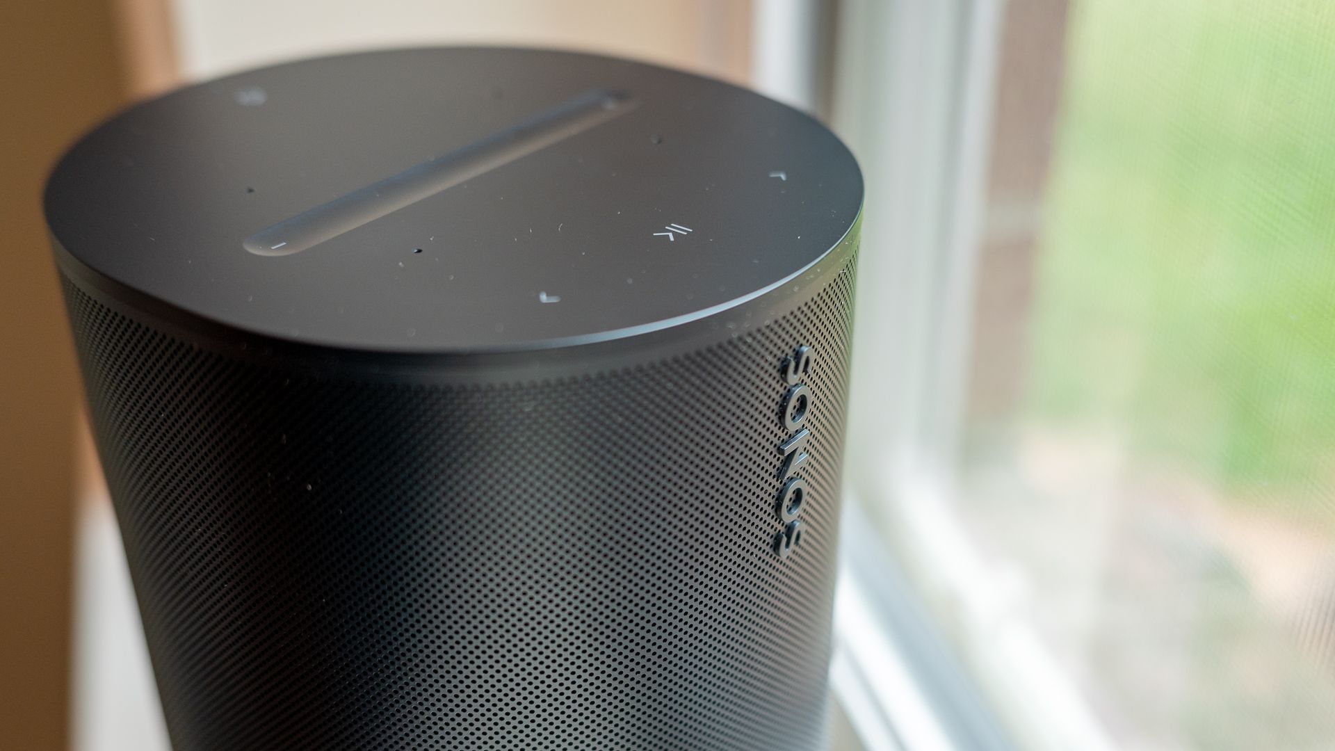 Sonos Era 100 Review: This Smart Speaker Has Plenty Of Tricks Up Its Sleeve