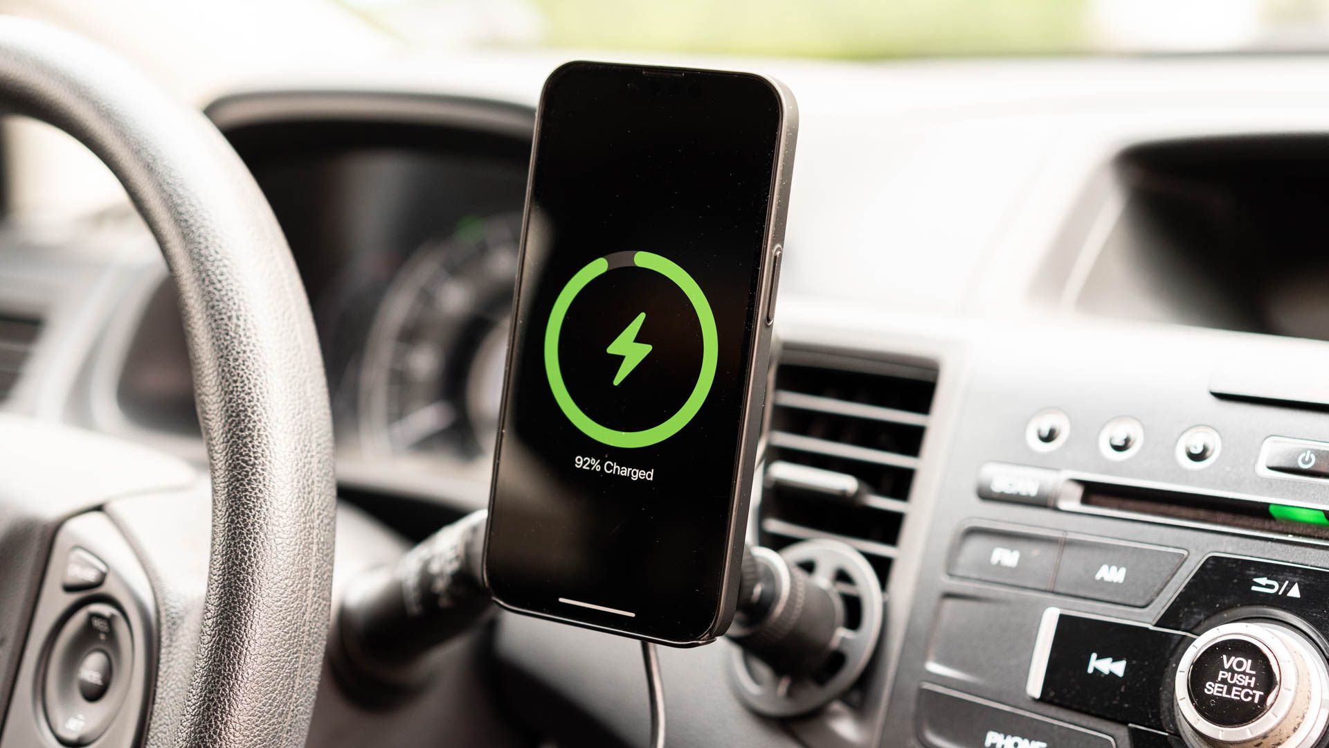 mophie Wireless Charging Vent Mount with MagSafe - Apple