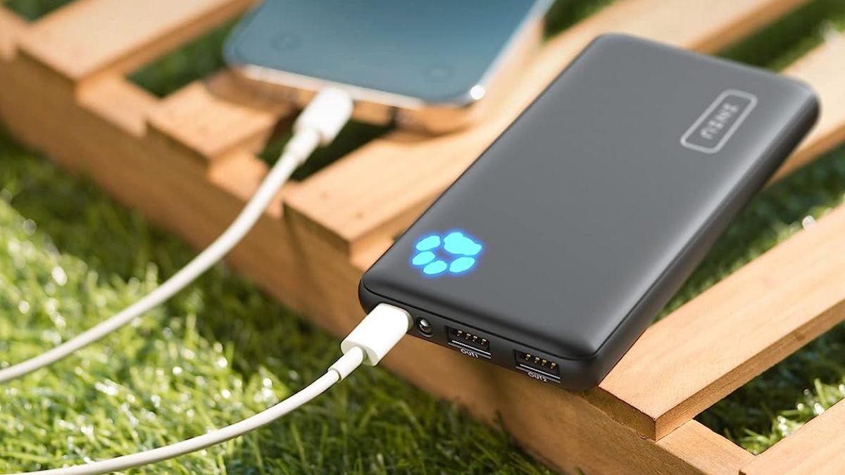 INIU Portable Charger charging a smartphone.