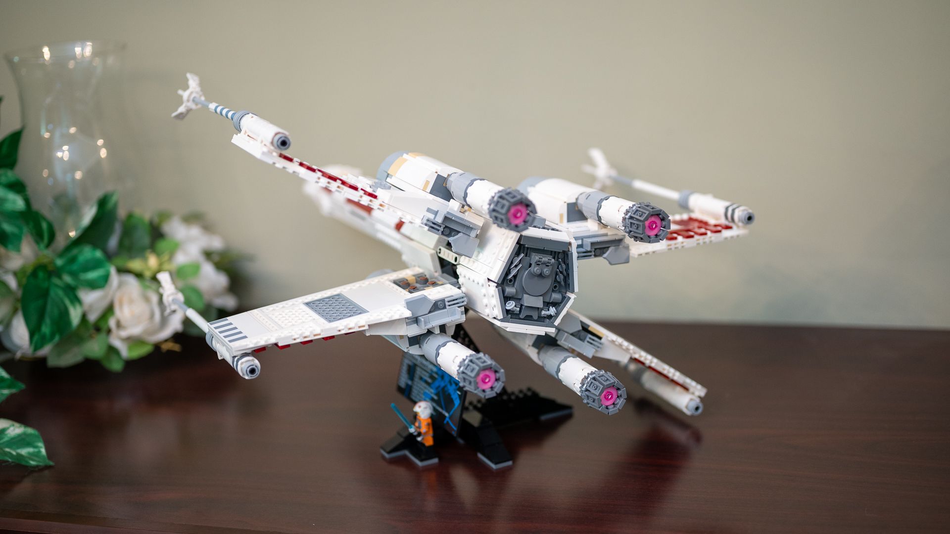 Back engines and details on the LEGO Star Wars UCS X-Wing Starfighter