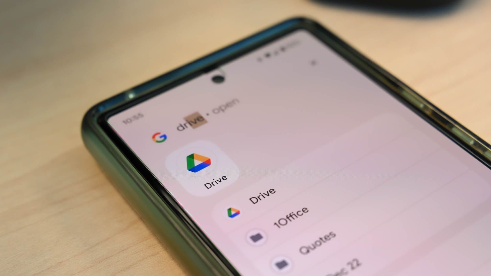 Searching for the Google Drive app on a Pixel.