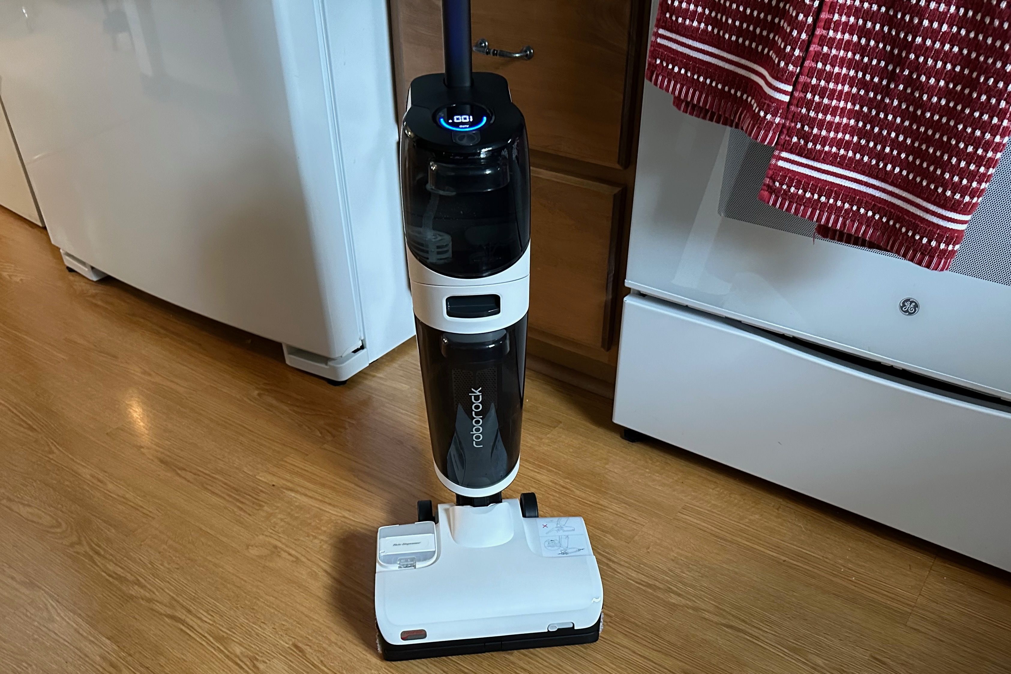 Review of the Roborock Dyad Wet and Dry Vacuum Cleaner - Dengarden