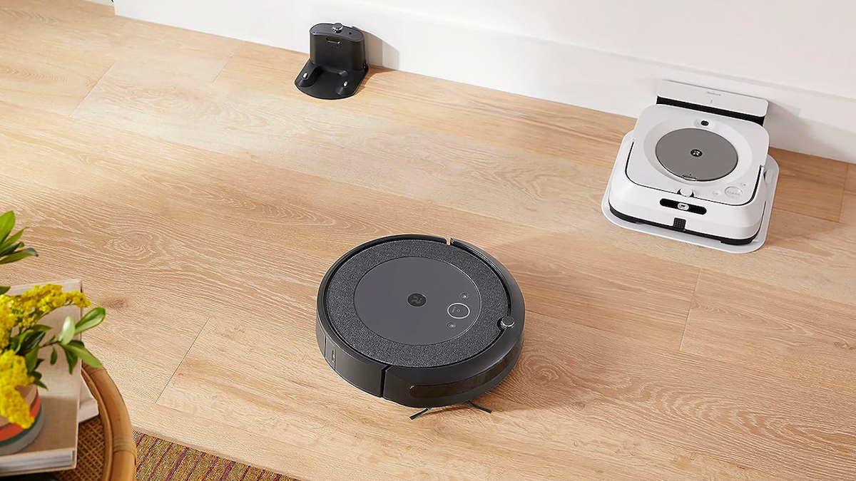 A iRobot Roomba i4 EVO (4150) on a wooden floor.