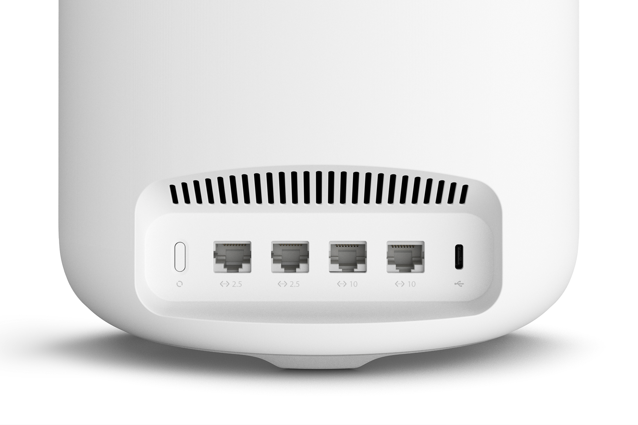 Amazon Eero Max 7 router port selection.