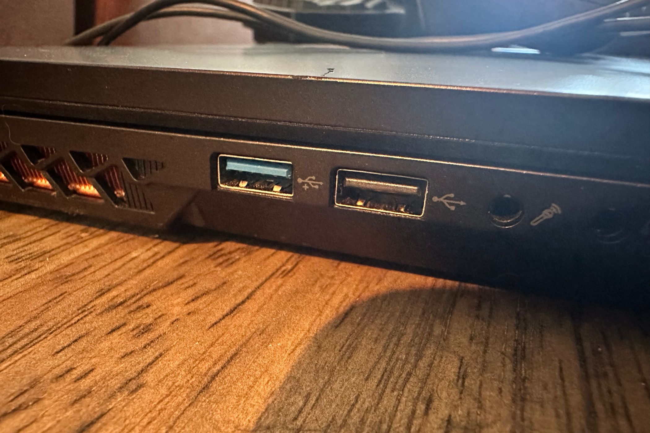 A USB 2 and USB 3 port next to each other on a high-end 2023 workstation laptop