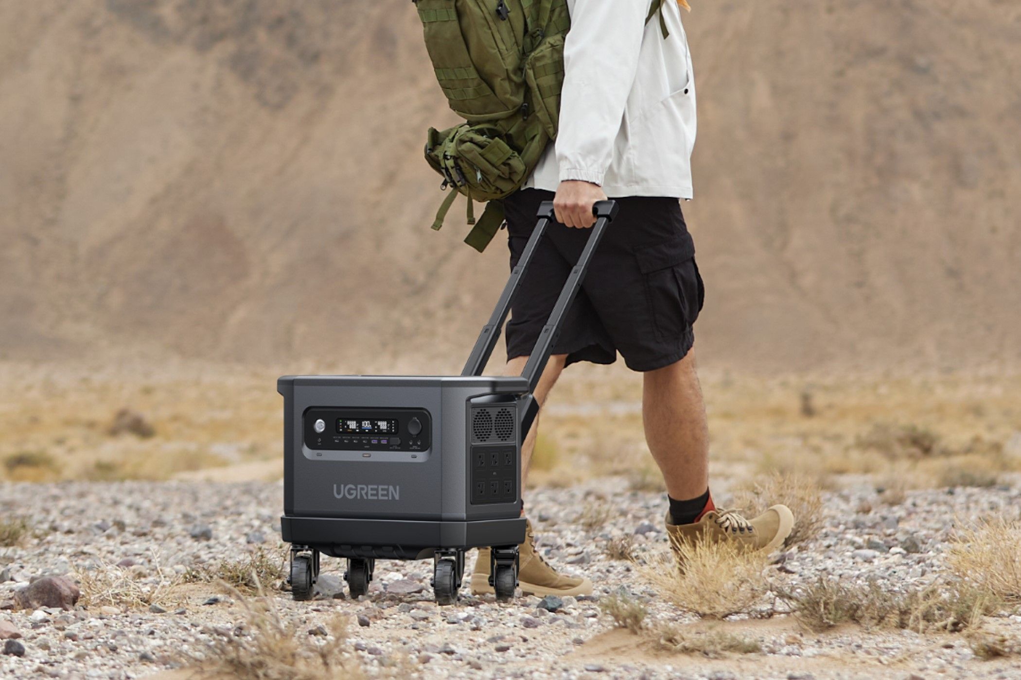 ugreen powerroam 2200 outdoors
