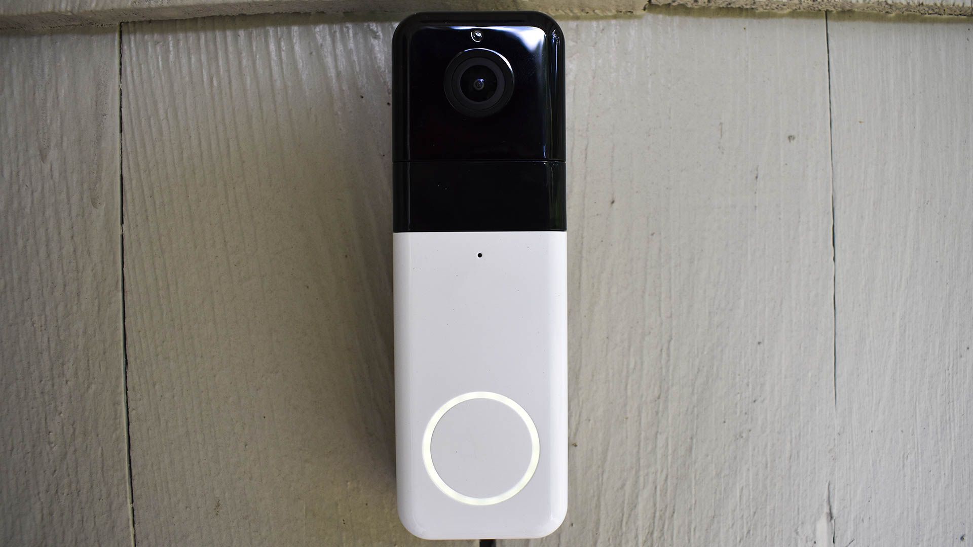 Wyze Video Doorbell Pro flashing a white light