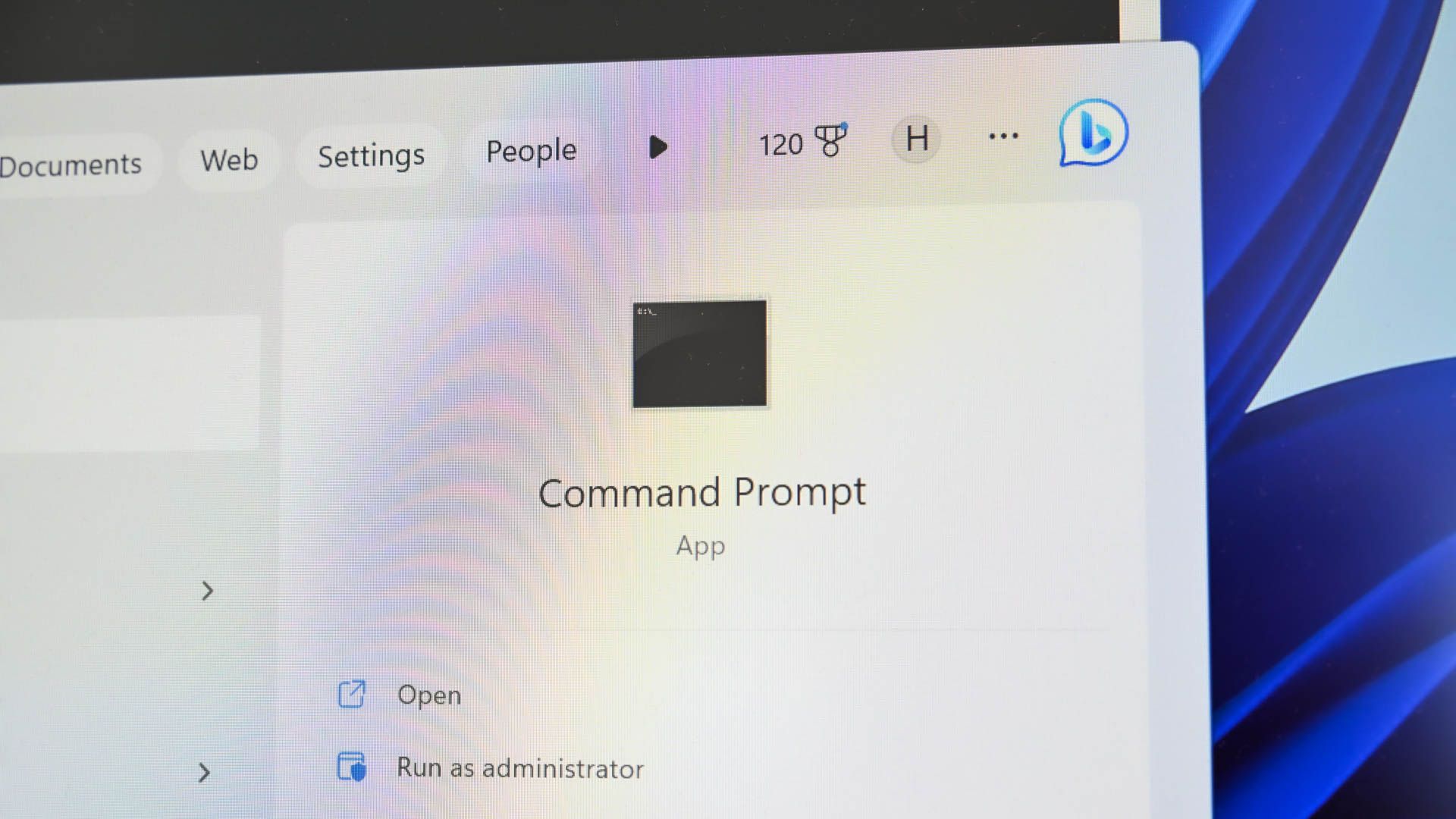 Command Prompt visible in the Start Menu. 