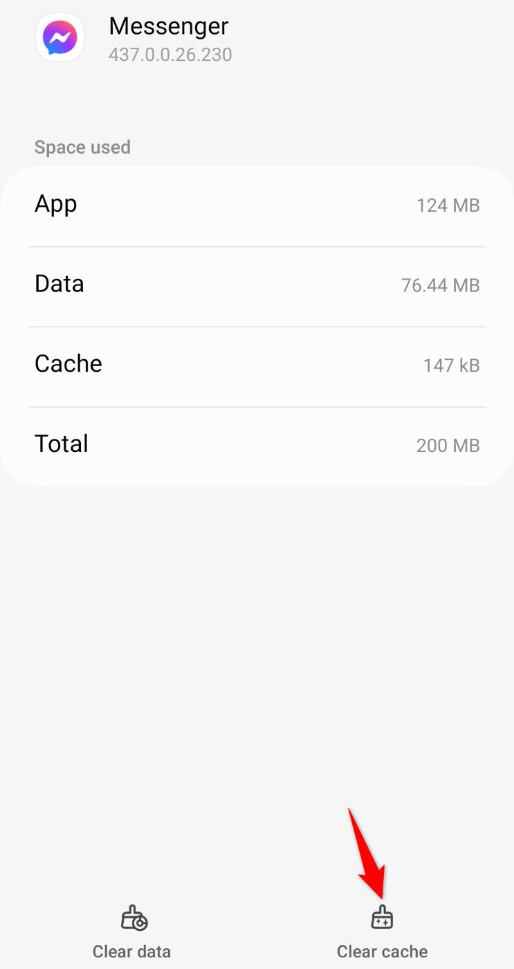 &lsquo;Clear Cache&rsquo; highlighted for Messenger in Android Settings.