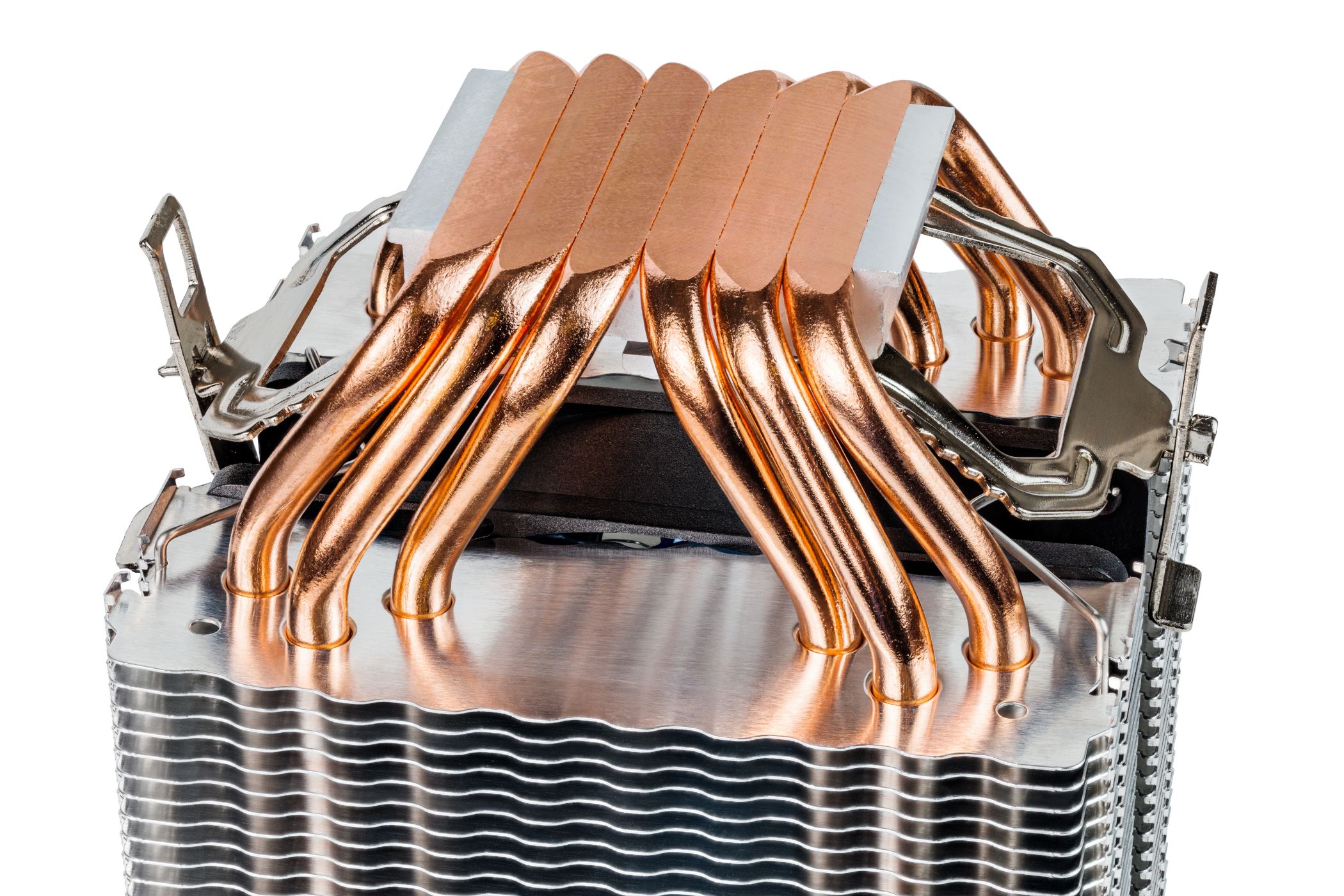 The bottom side of a CPU air cooler with six copper heat pipes against a white background.