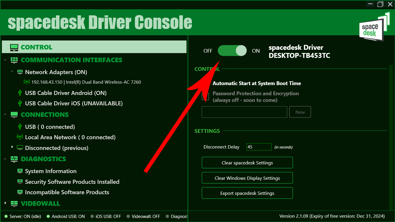 A red arrow pointing at the toggle for Spacedesk Driver Console