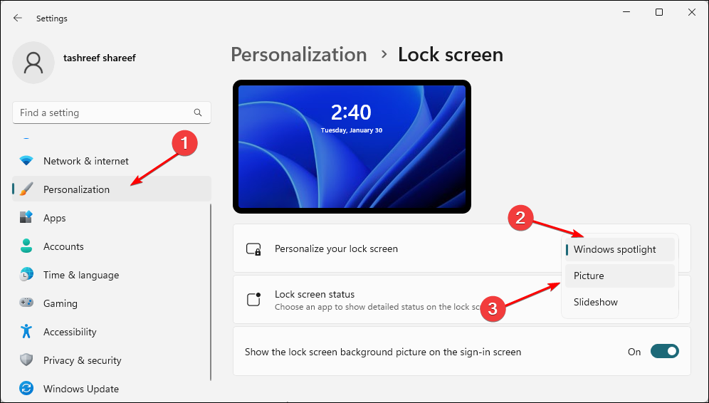 Windows 11 Settings showing the Personalization options for lock screen.