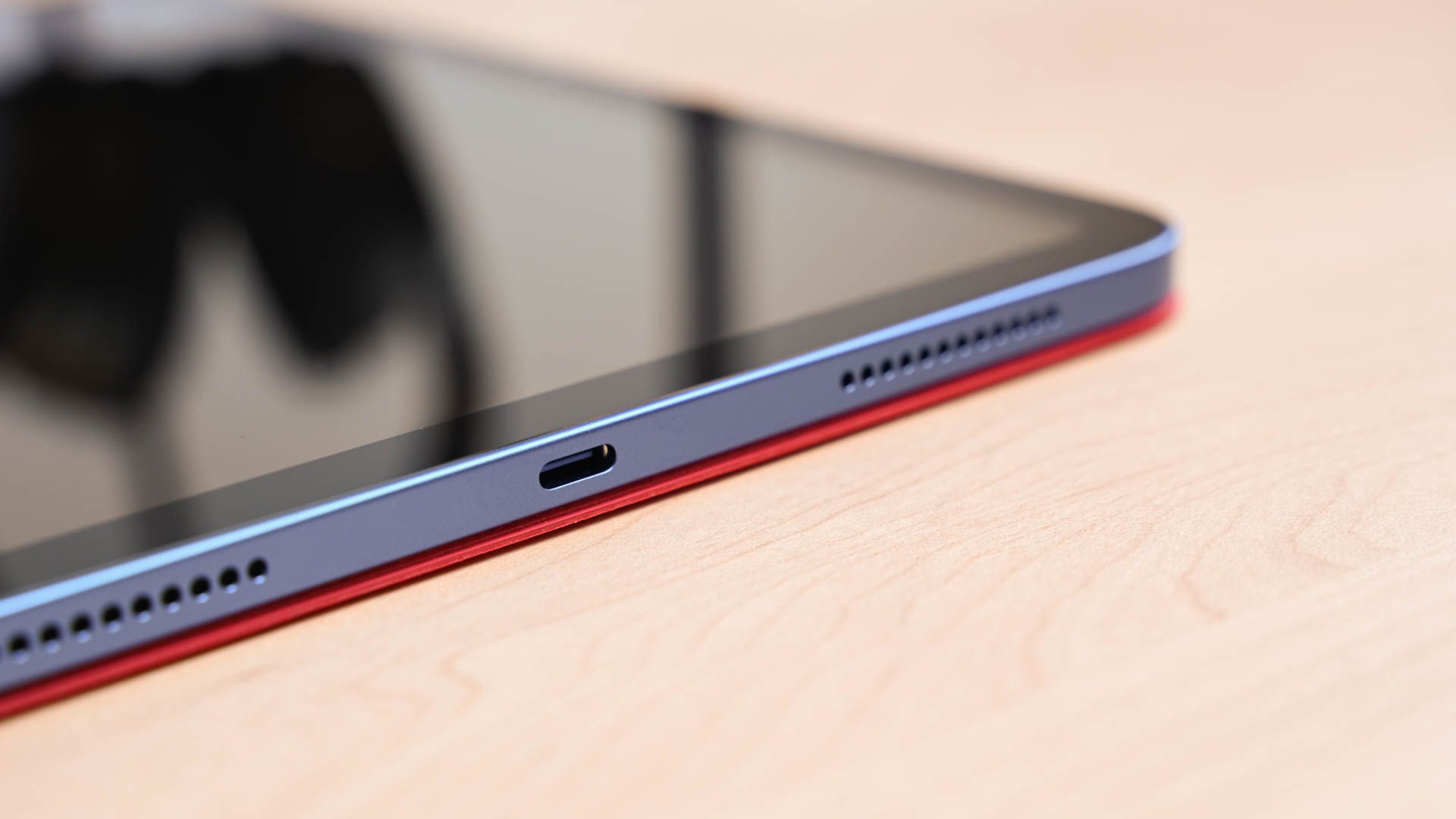 USB-C charging port on a 10th generation iPad.
