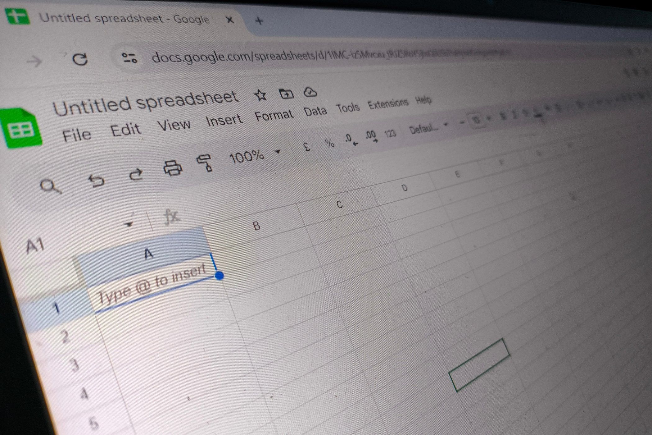 How to Insert a Date Picker in Google Sheets