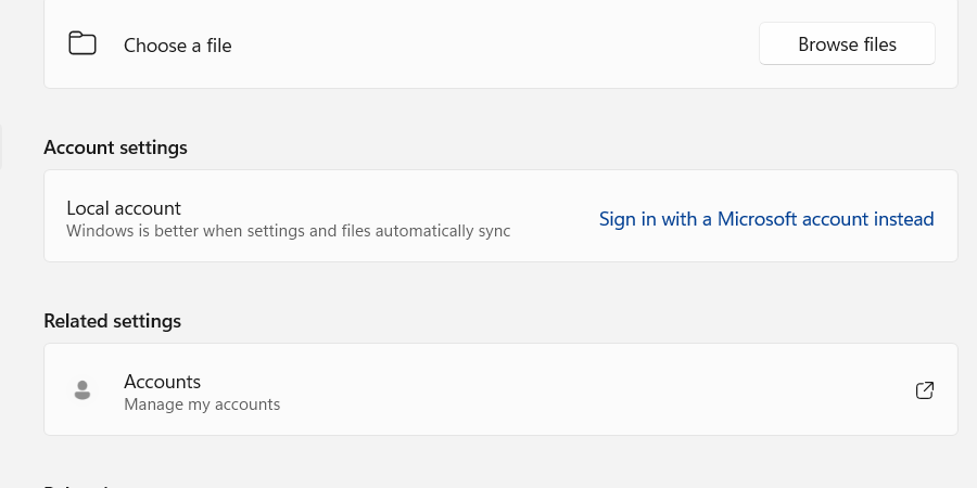 The link to sign in with Microsoft account in Windows 11's settings.