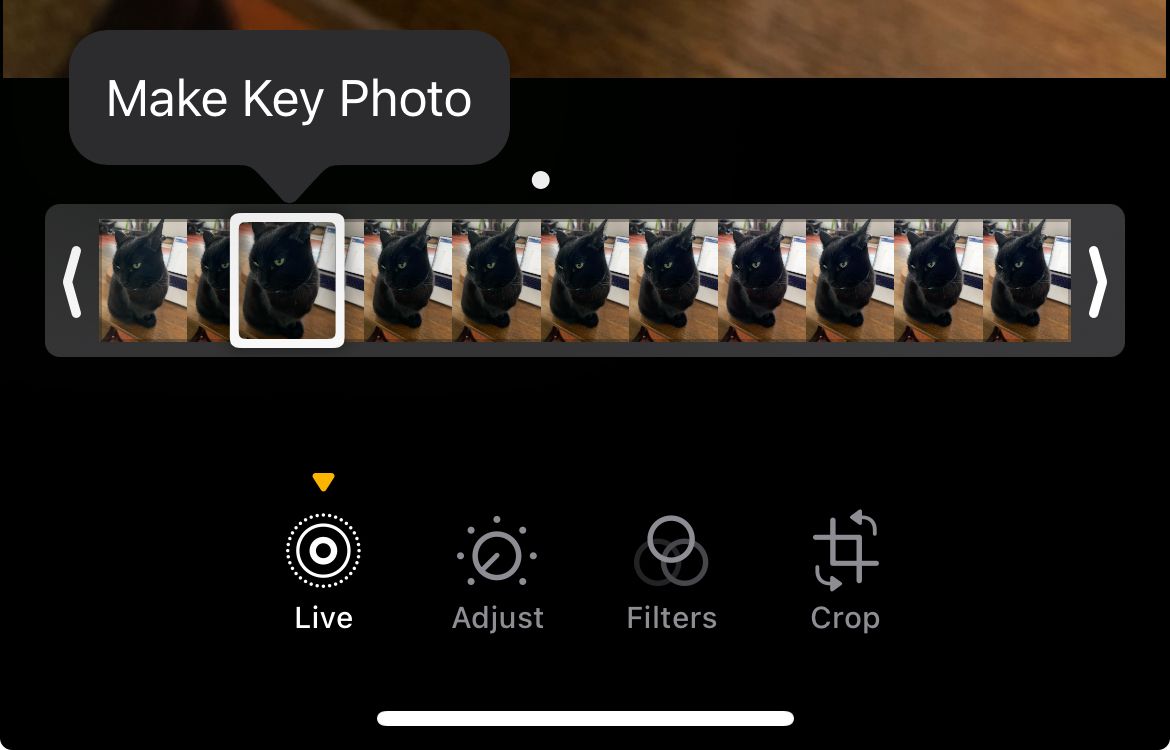 Setting a Key Photo in the iPhone Photos app.