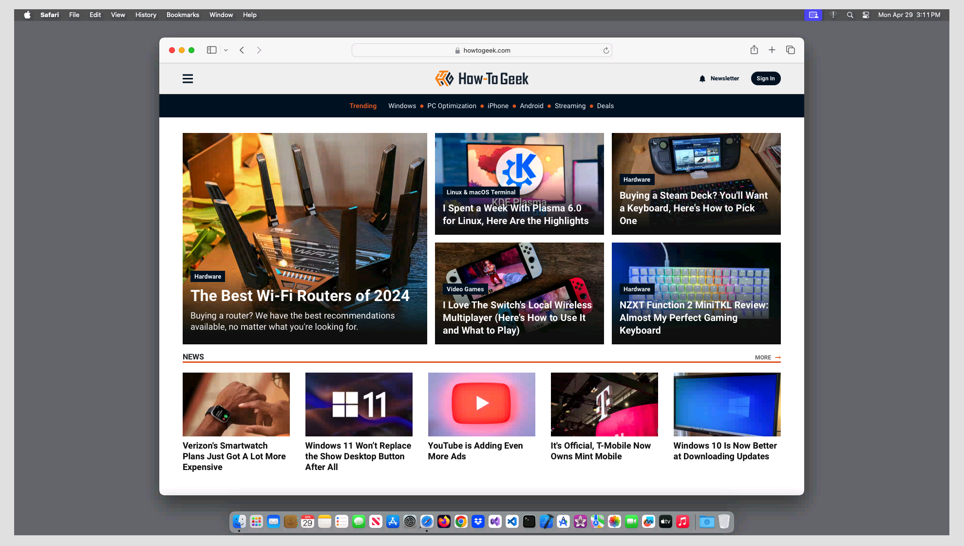 Mac In Cloud Web Interface with Safari open showing the How-To Geek homepage.