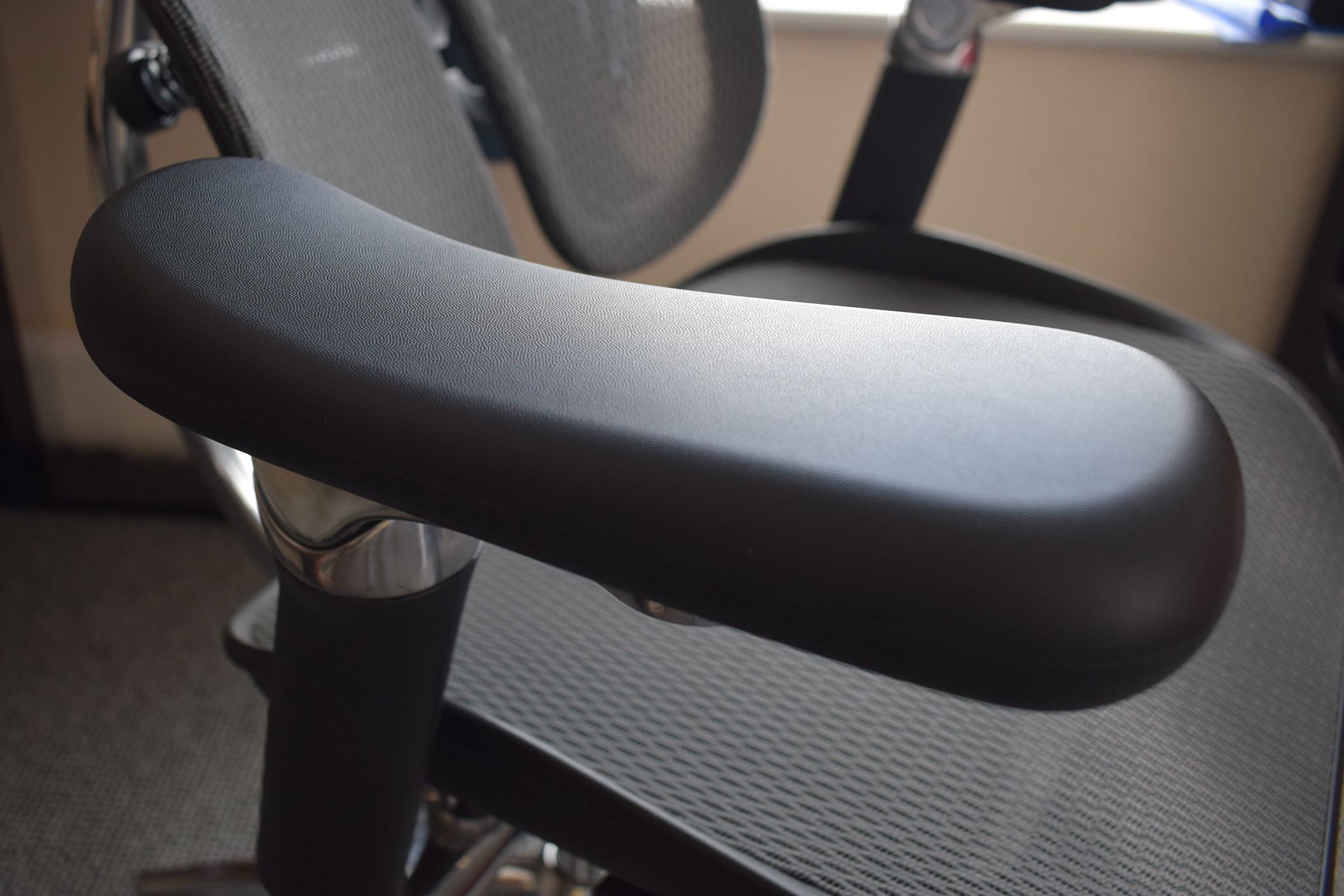 The Sihoo Doro S300 s Armrest
