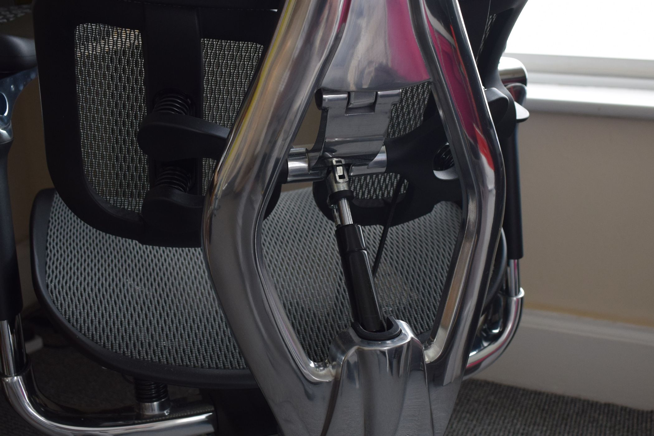 The Sihoo Doro S300 s Back Rest Hydraulics