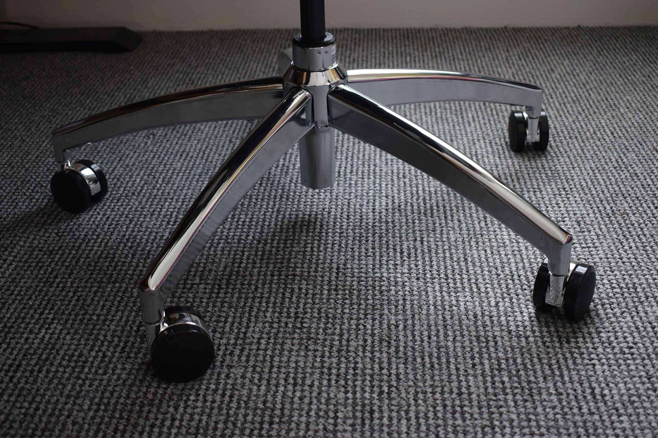 The Sihoo Doro S300 s Castors