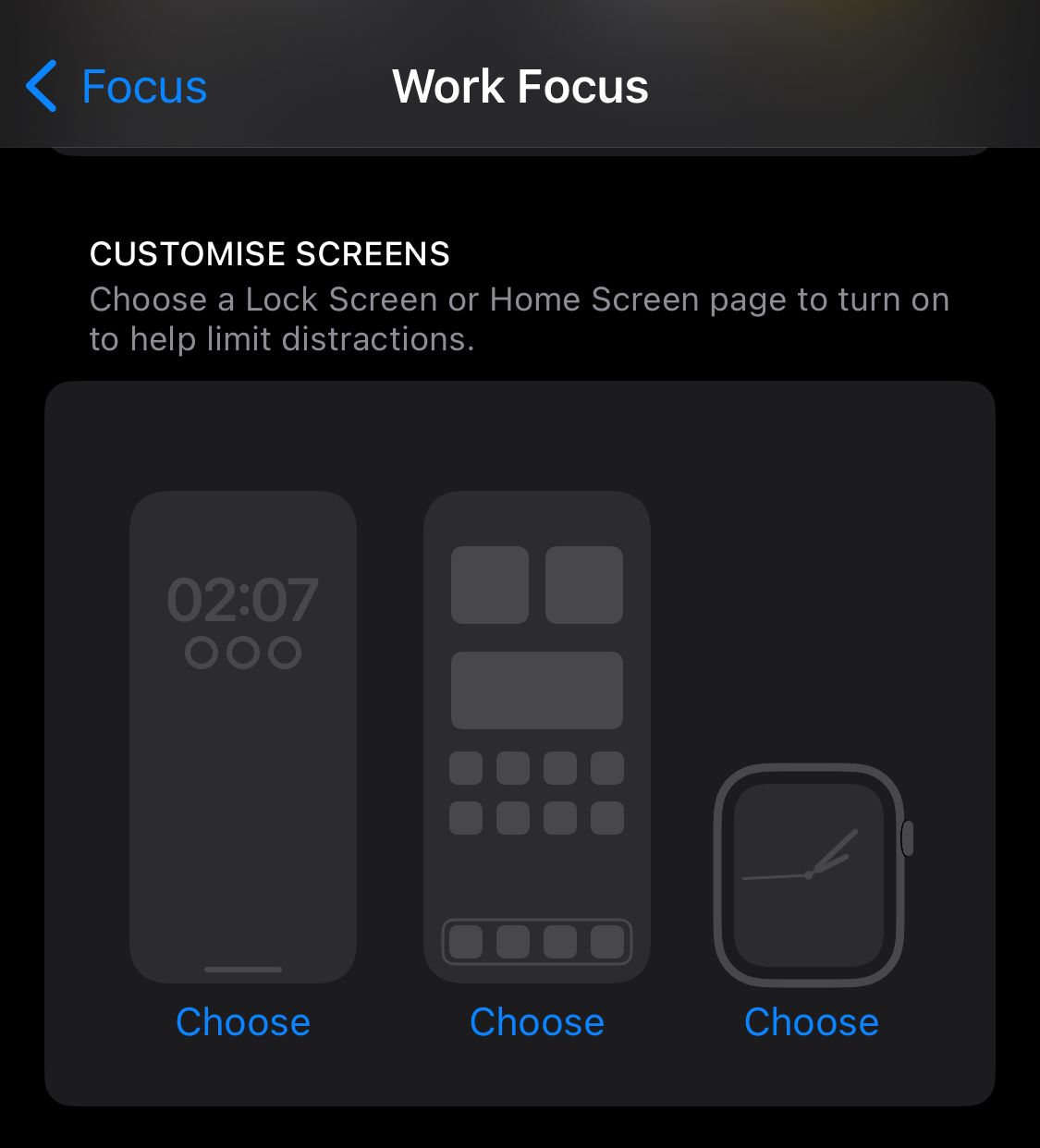 Linking your iPhone Lock Screen to a Focus mode.