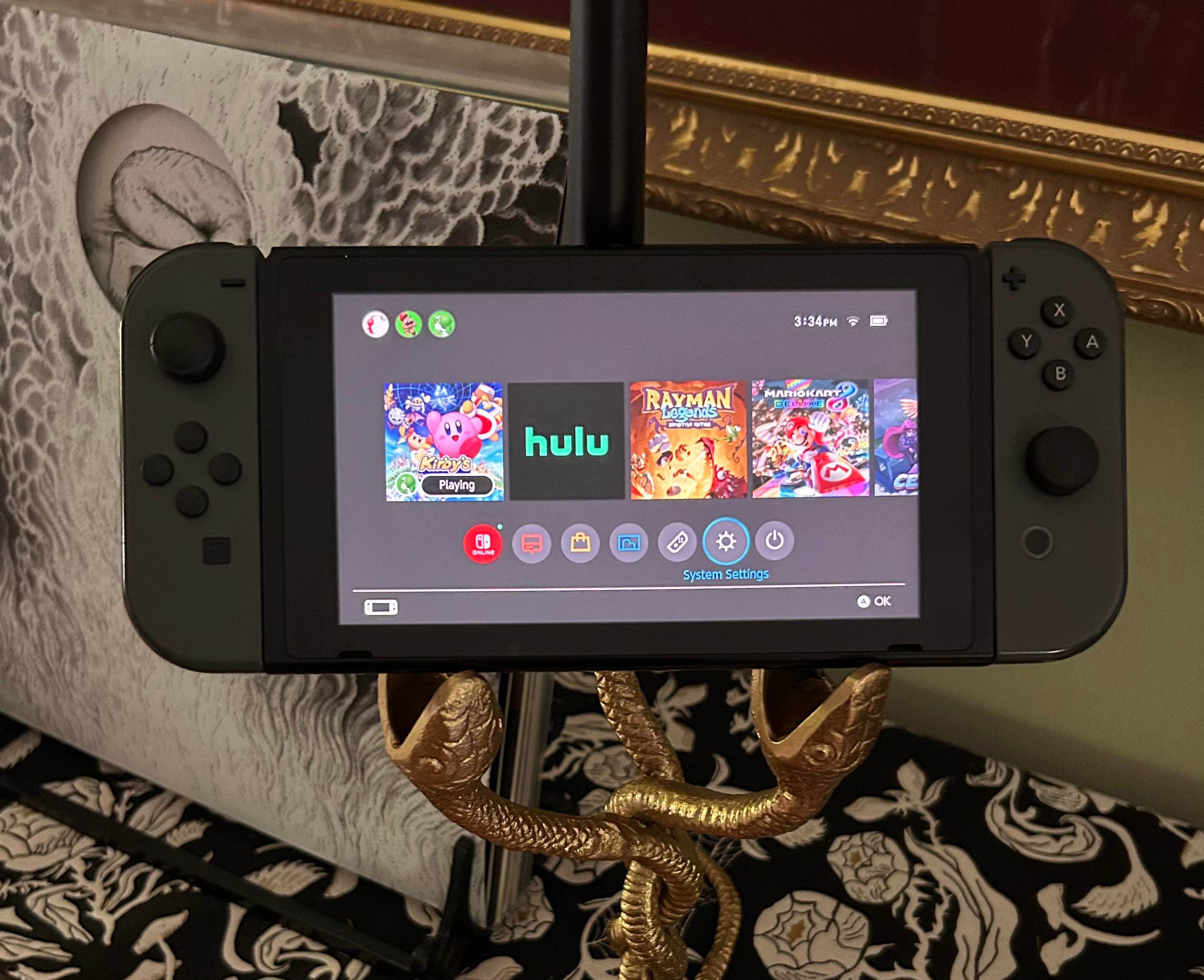 Nintendo Switch in Dark Mode