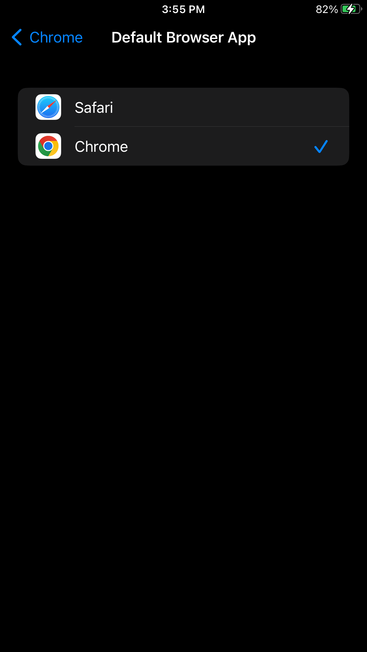 Setting the default browser to Chrome in the Settings app on iPhone.