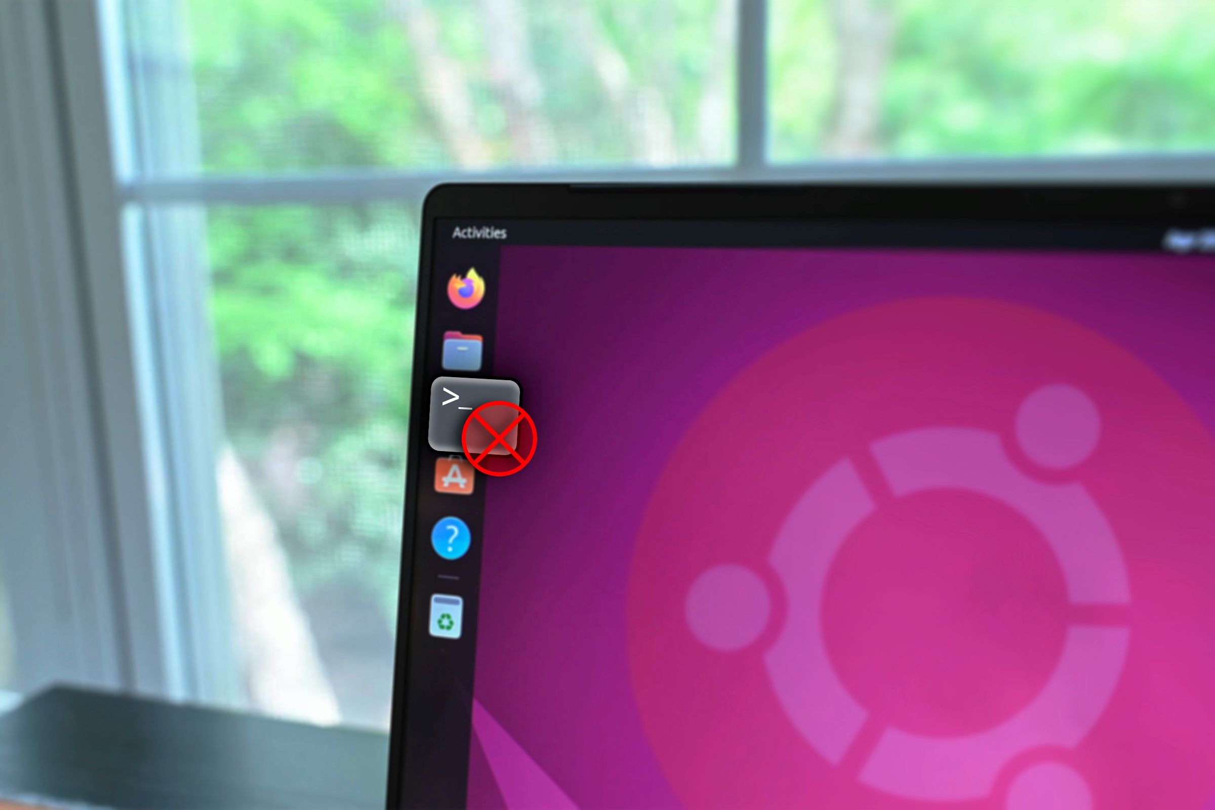 Ubuntu side toolbar showing the terminal