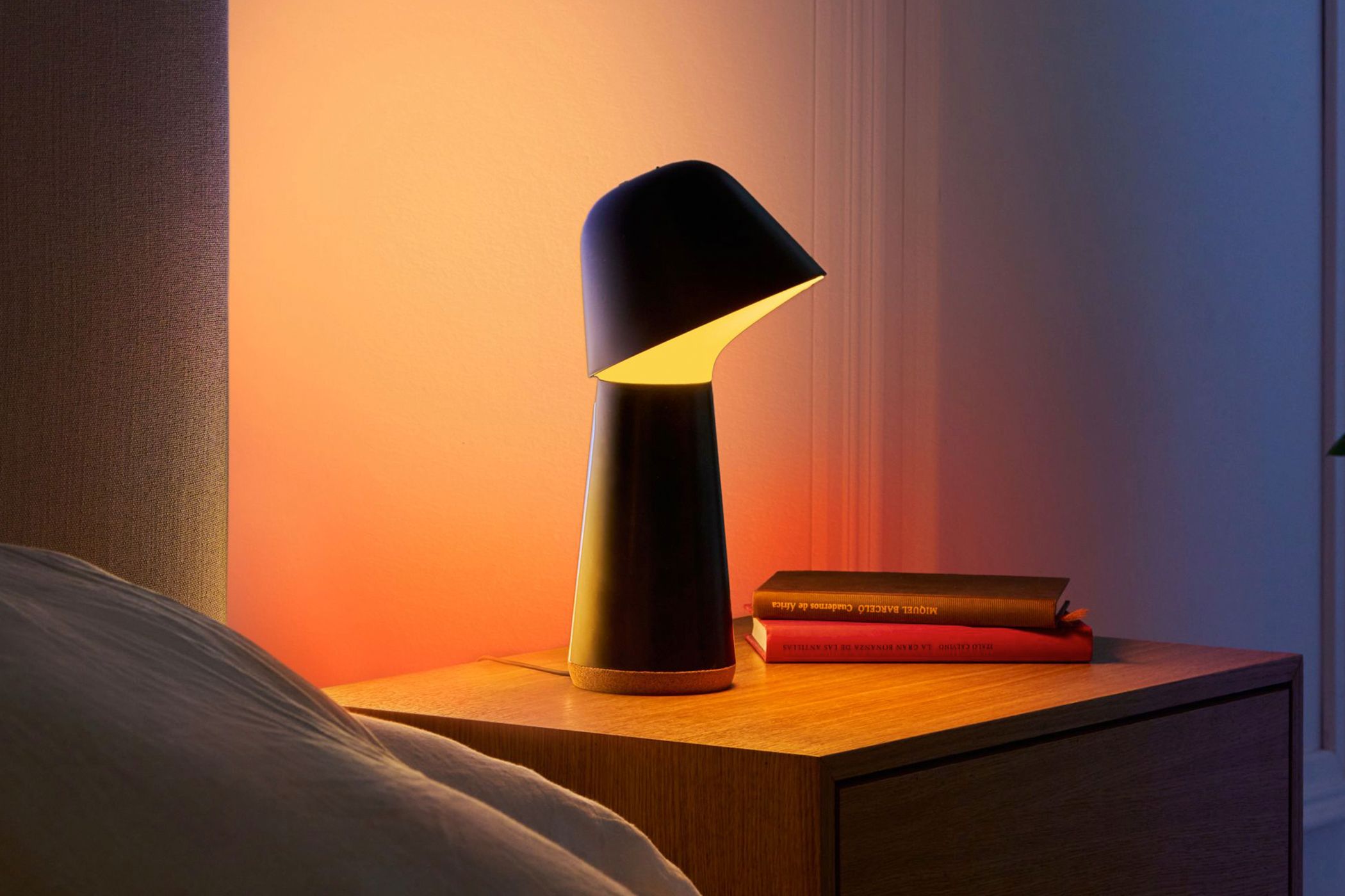Philips Hue’s Twilight Lamp Brings the Dawn to Your Bedside