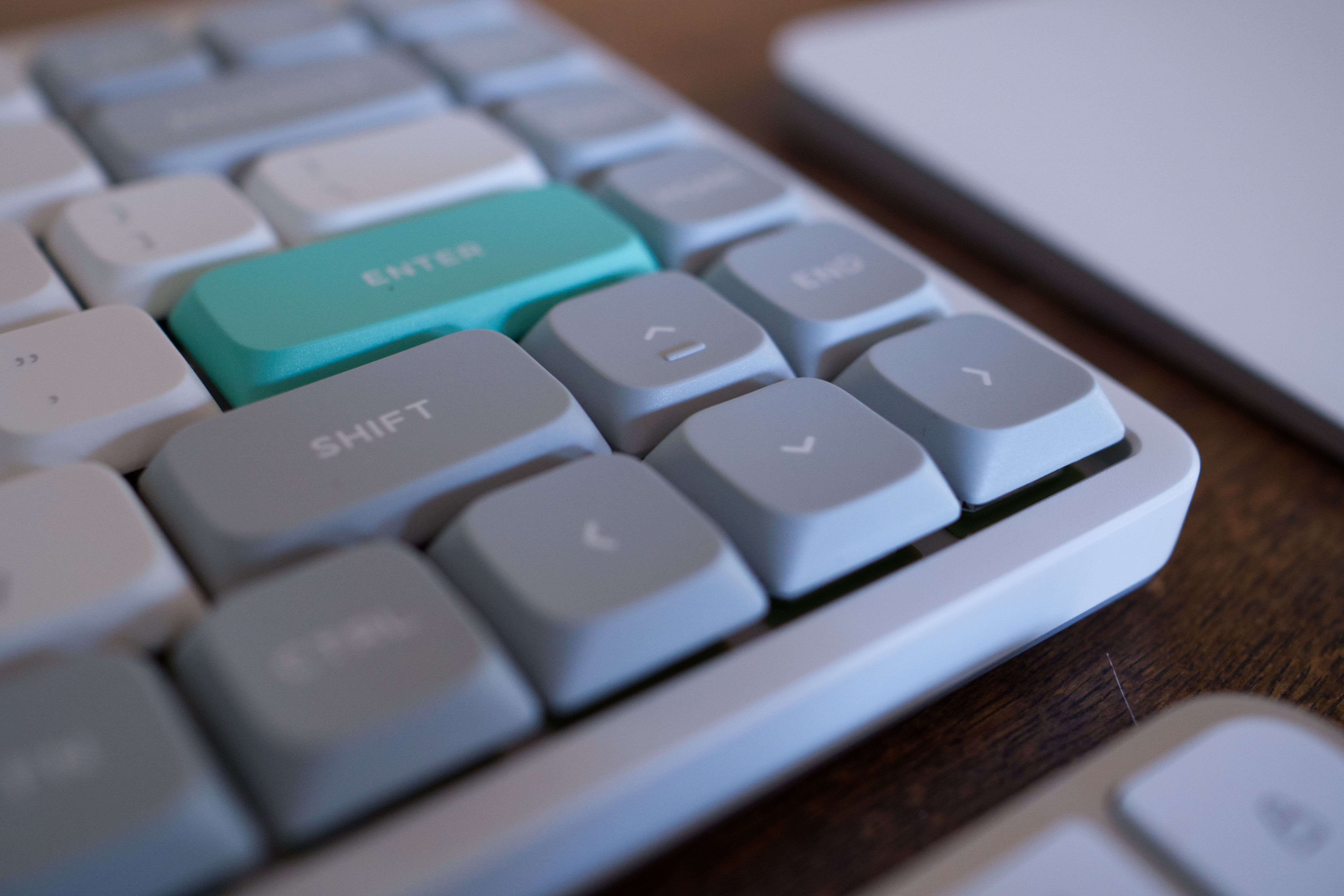 Arrow keys on the NuPhy Air75 V2 mechanical keyboard.