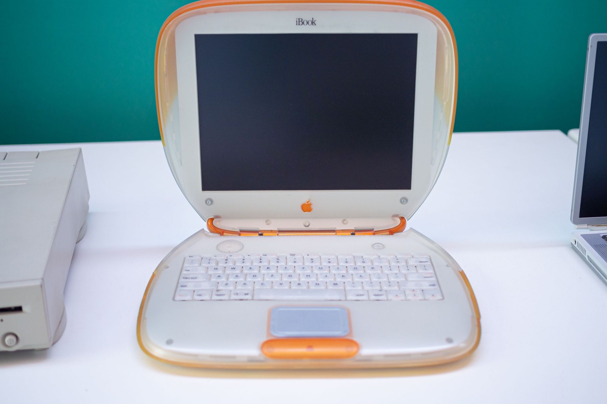 1999 original Apple iBook G3.