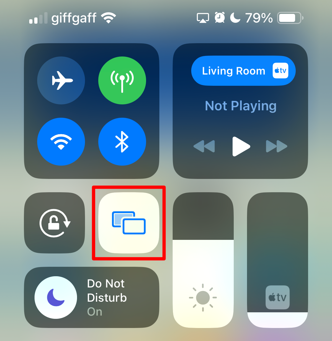 iPhone Control Center highlighting enabled 'Screen Mirroring' option.