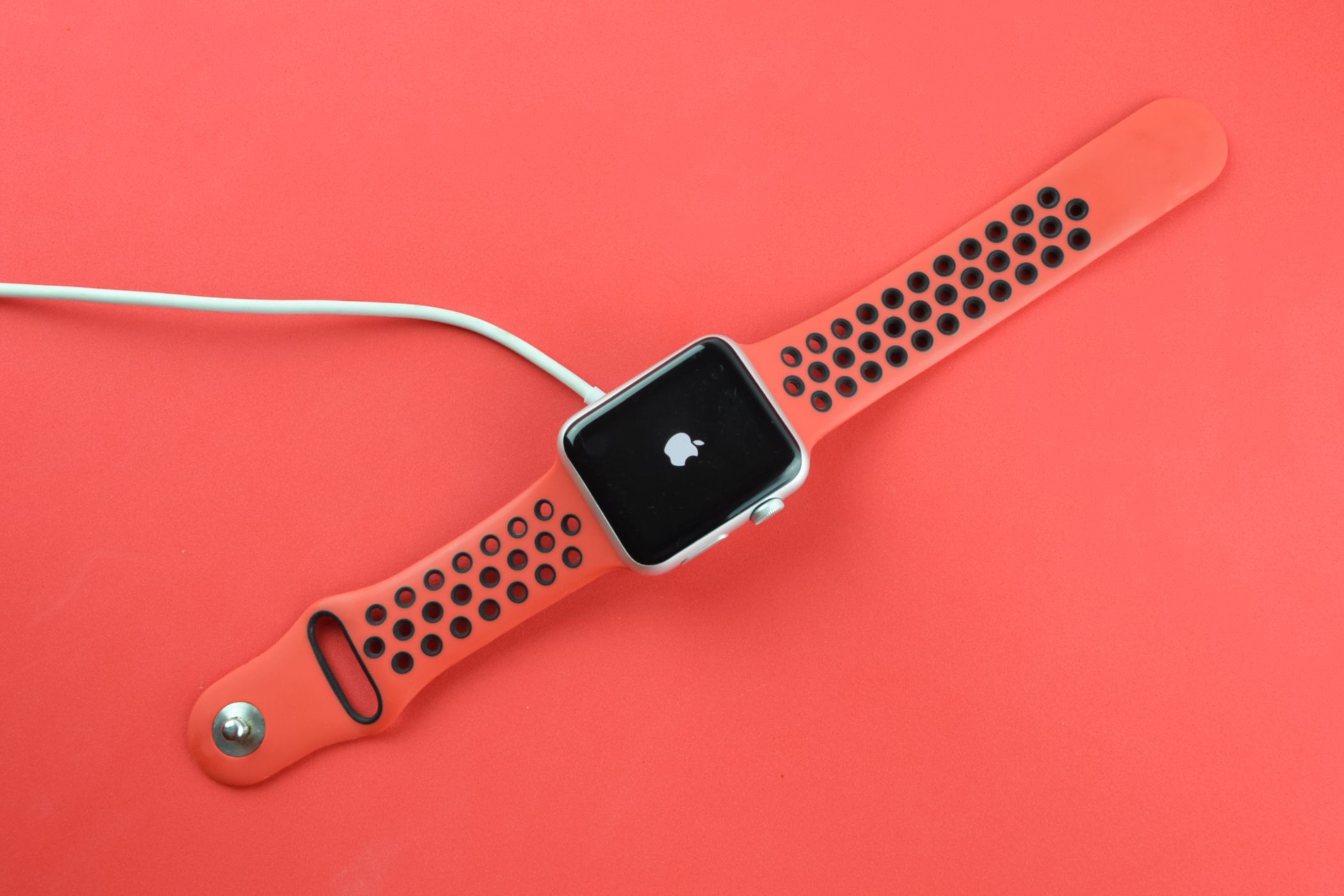 Apple Watch Stuck on the Apple Logo Try These Fixes