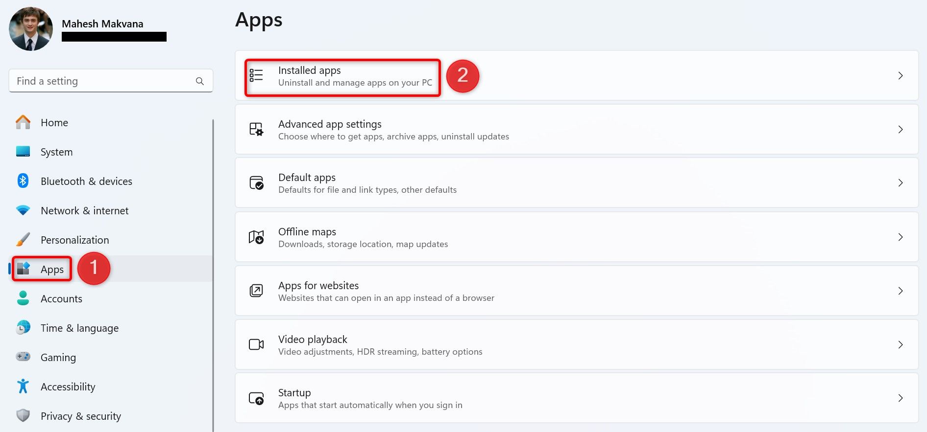 'Apps' and 'Installed Apps' highlighted in Windows 11 Settings.